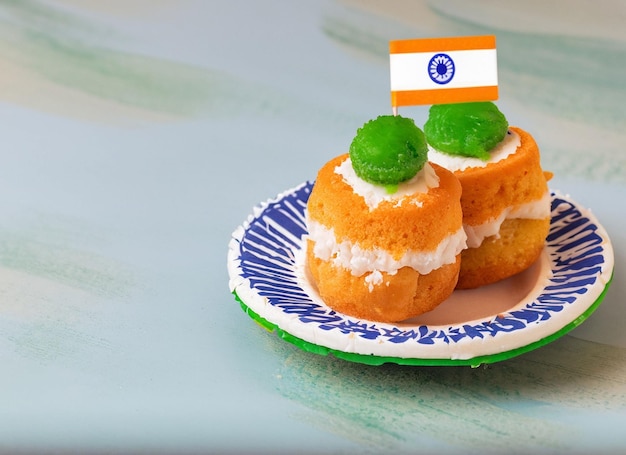 Torta di spugna a strati di colore speciale per la Giornata dell'Indipendenza 15 agosto India