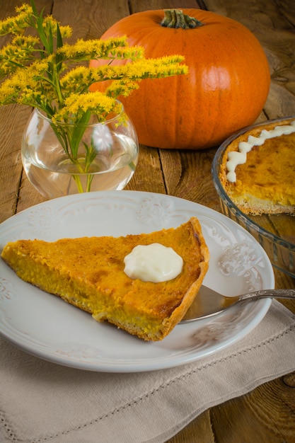 Torta di zucca e mimoza