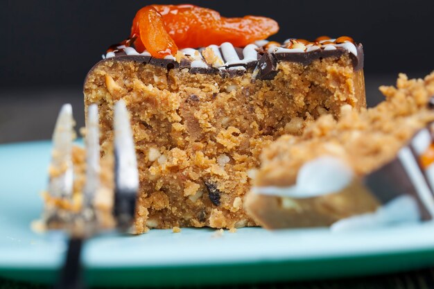 Torta dolce a base di arachidi, zucchero