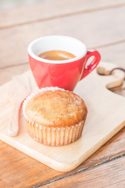 Torta e caffè espresso della tazza della banana