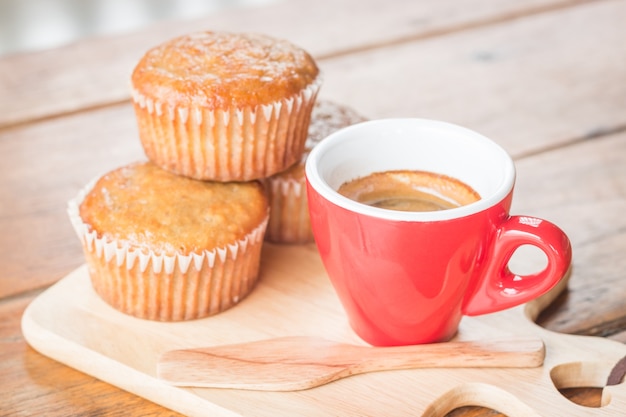 Torta e caffè espresso della tazza della banana