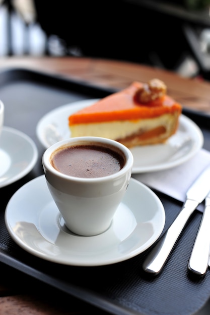 Torta e caffè espresso