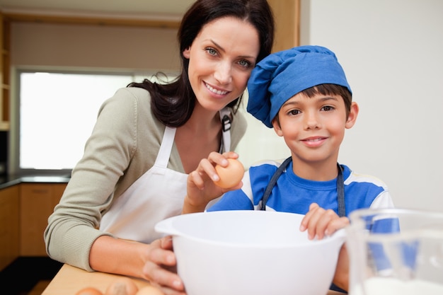 Torta madre e figlio di cottura