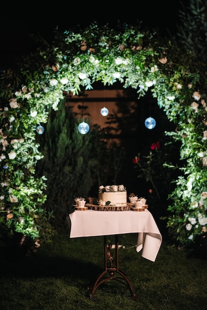 Torta nuziale al matrimonio degli sposi