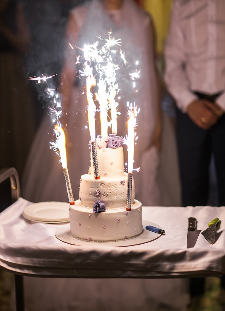 Foto torta nuziale bianca