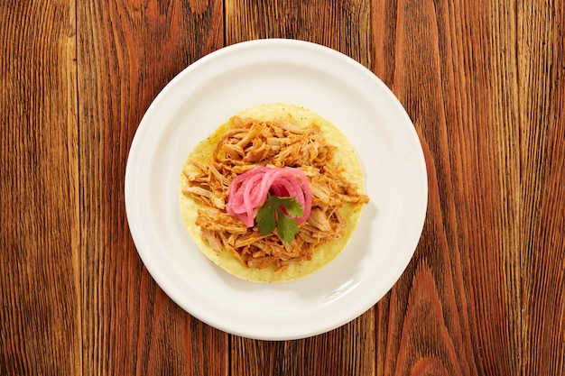 Tostadas de cochinita pibil comida tipica mexicana