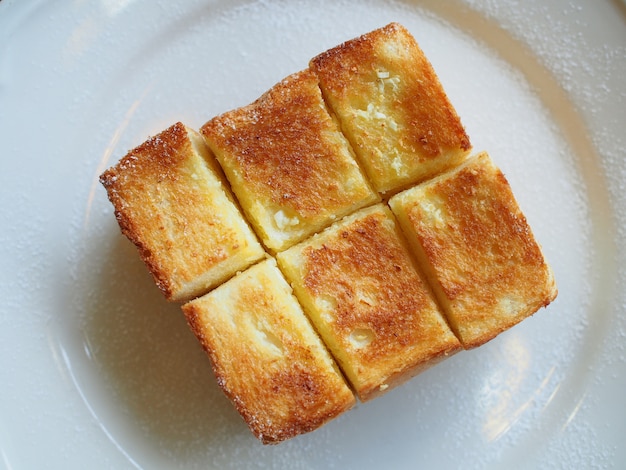 tostare il pane nell&#39;ora del tè per rilassarsi