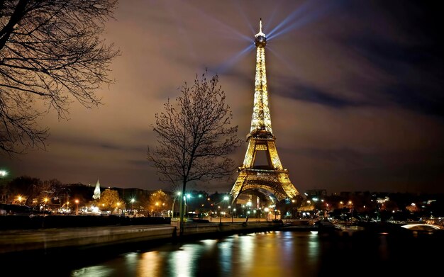 Tour de Eiffel di notte