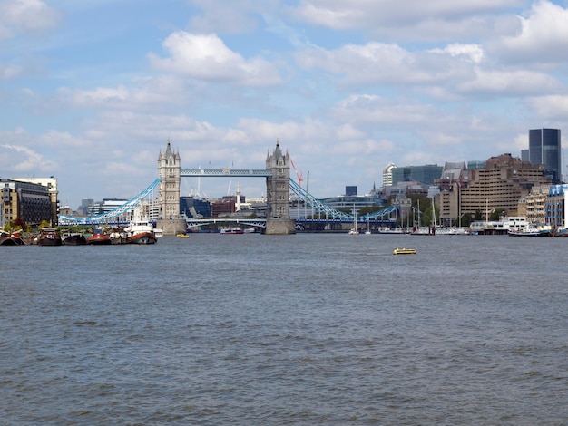 Tower Bridge, Londra