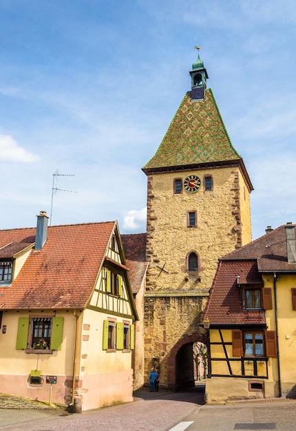 Tower Gate (La porte Haute) a Bergheim, Francia