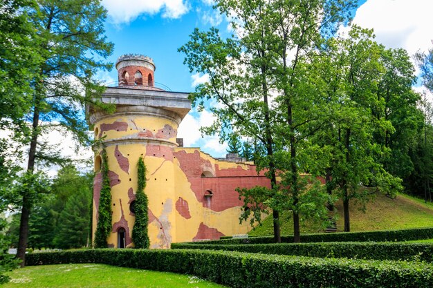 Towerruin nel parco di Caterina a Carskoe Selo a Pushkin, Russia