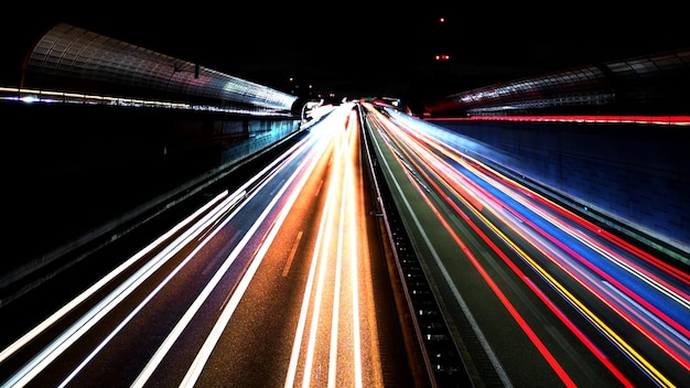 Tracce di luce nel tunnel