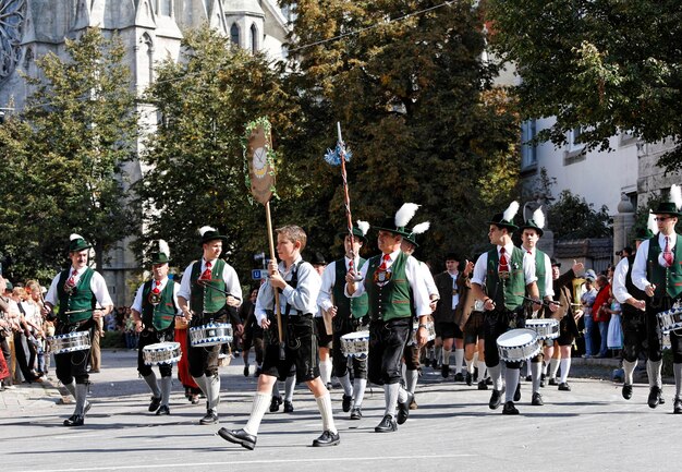 Tradizionale sfilata di apertura Oktoberfest Monaco di Baviera festa della birra Baviera Germania