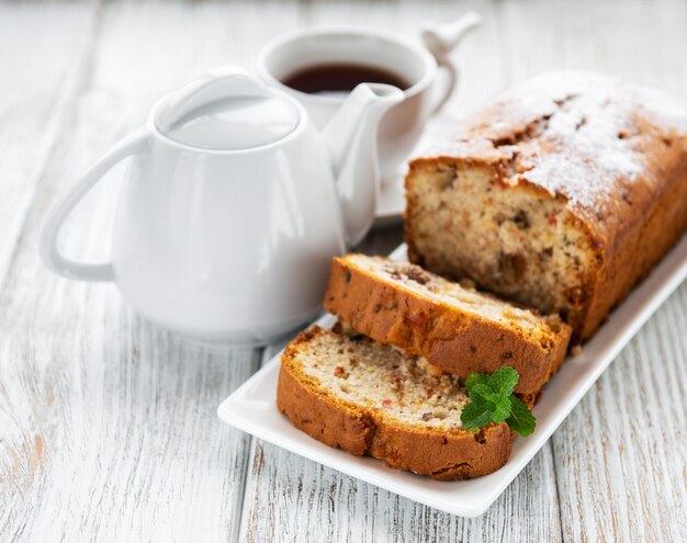 Tradizionale stollen fatti in casa con frutta secca e noci