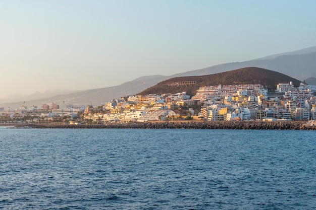 Traghetto per Tenerife diretto a Hierro o La Gomera Vista dalla barca di Los Cristianos