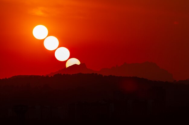 Tramonto a Montserrat, Catalogna, Spagna