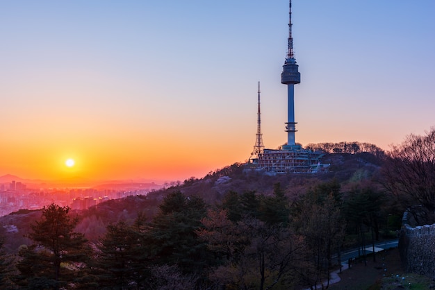 Tramonto alla città di Seoul, Corea del sud.