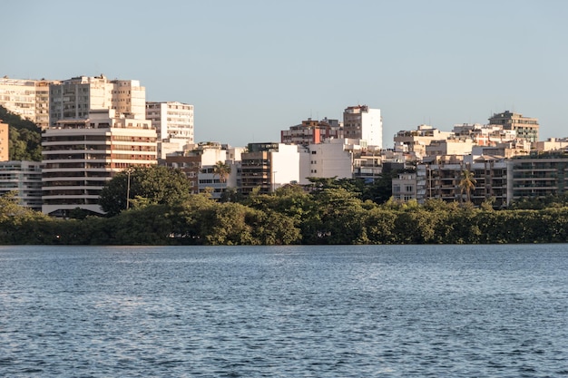 Tramonto alla Laguna Rodrigo de Freitas a Rio de Janeiro - Brasile.