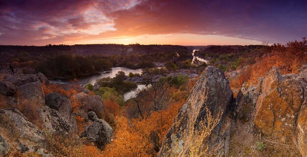 Tramonto autunnale rurale