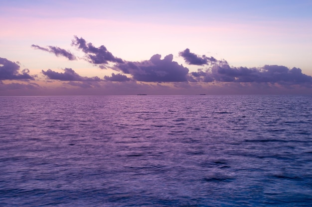 Tramonto Colorato In Spiaggia