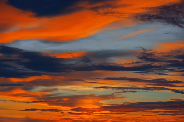 Tramonto colorato nell'Oceano Indiano