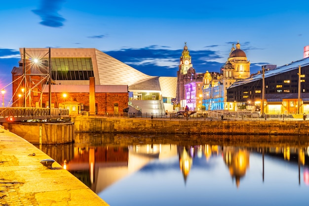 Tramonto della testa di Liverpool Skyline Pier