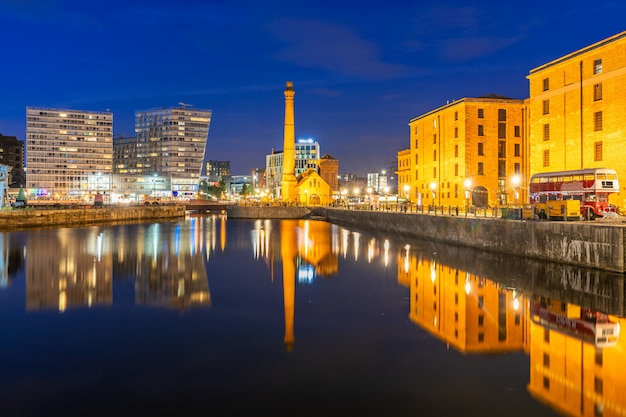 Tramonto della testa di Liverpool Skyline Pier