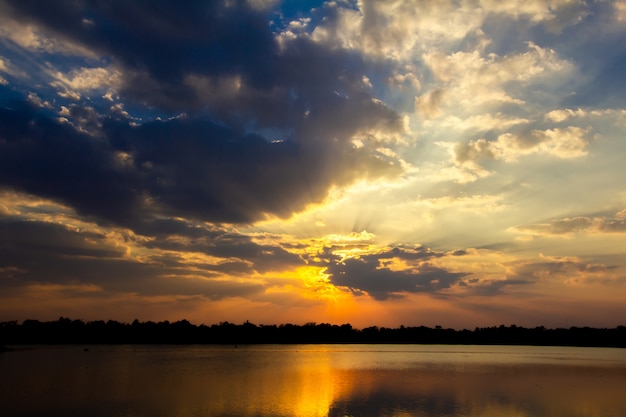 Tramonto e mare calmo Time Lapse