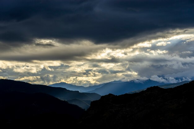 Tramonto in montagna. Scenario estivo. Mar Nero, Artvin - Turchia