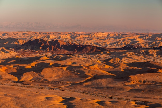 Tramonto nel deserto del Negev Makhtesh Ramon Crater Israele