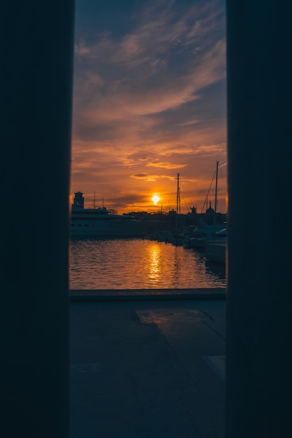 Tramonto nel porto di barcellona