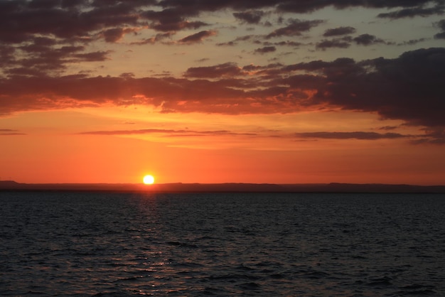 Tramonto nella baia di La Paz in Messico