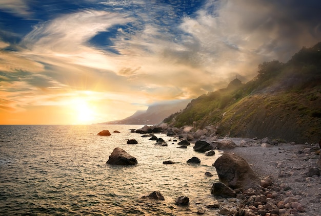 Tramonto panoramico sul Mar Nero in Crimea