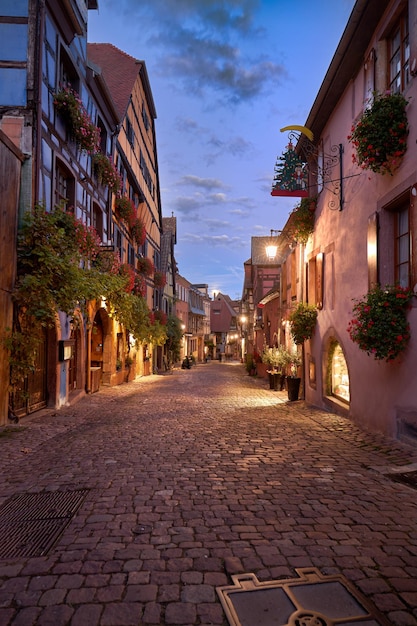 Tramonto per le strade di Riquewihr Alsace Francia