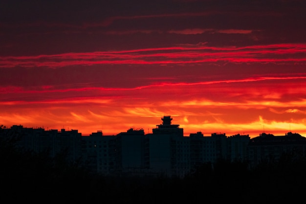 Tramonto rosso fuoco su Mosca