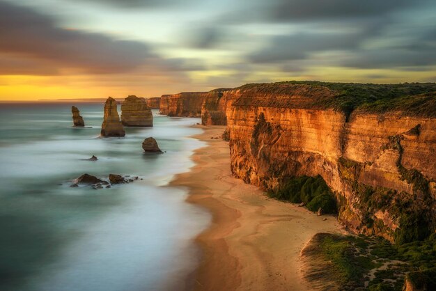 Tramonto sui Dodici Apostoli a Victoria Australia