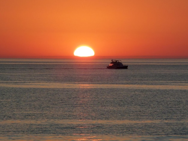 Tramonto sul Mar Caspio Kazakhstan Aktau città 21 agosto 2019 anno Mangistau regione