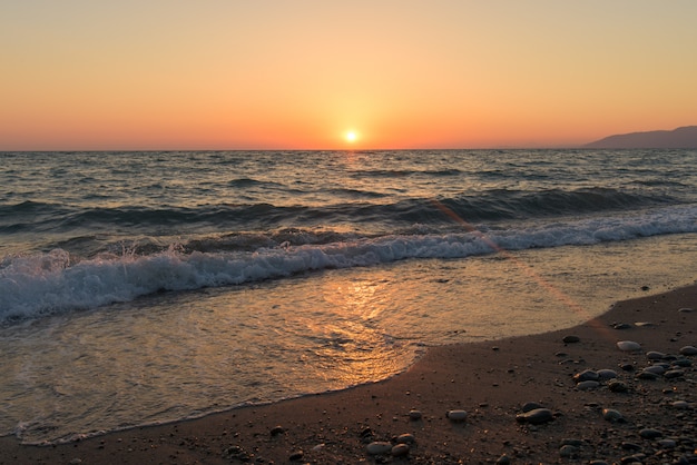 Tramonto sul mare in Abkhazia