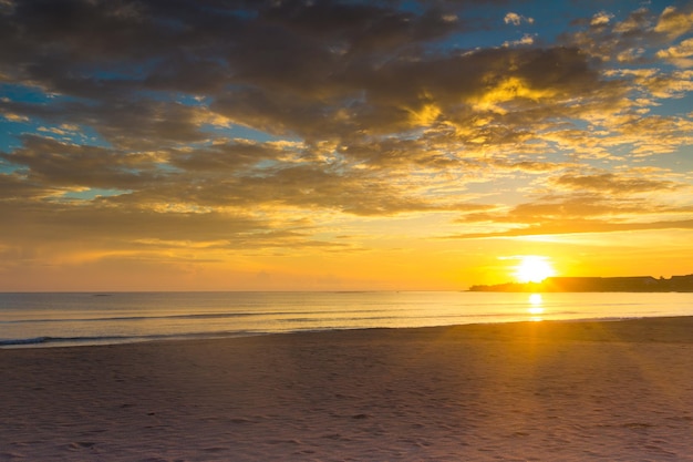 Tramonto sull'oceano alle Maldive