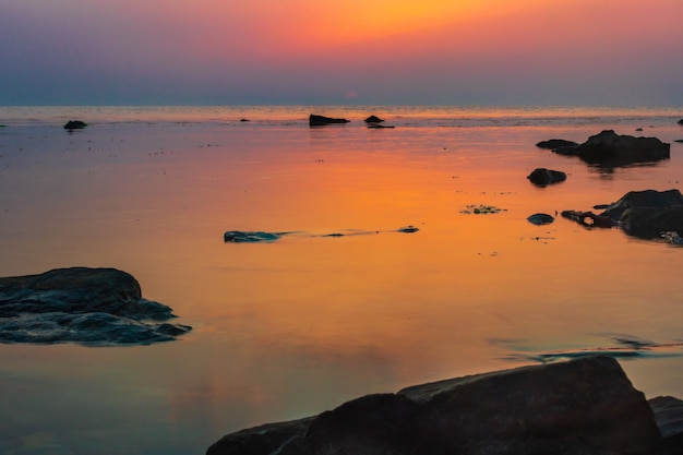 Tramonto sull'orizzonte del mare