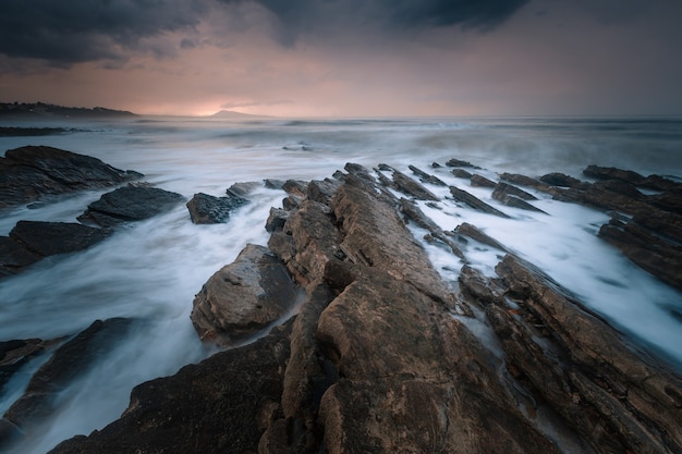 Tramonto sulla spiaggia di Bidart Paesi Baschi