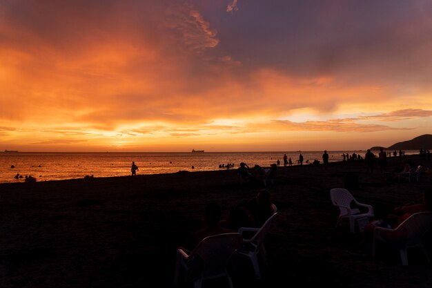 Tramonto sulla spiaggia di Santa Marta