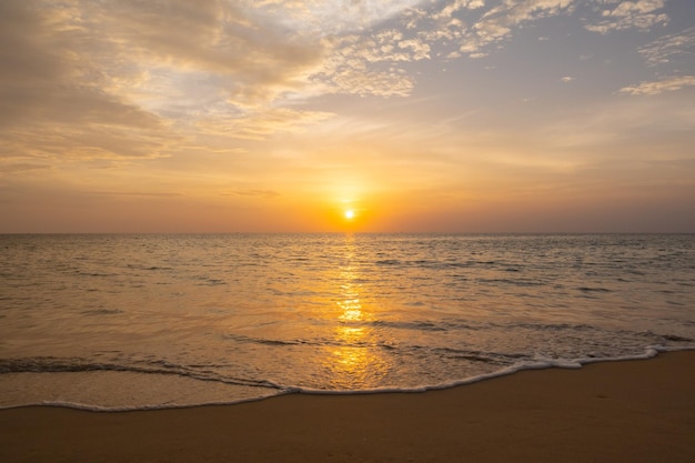 Tramonto sulla spiaggia