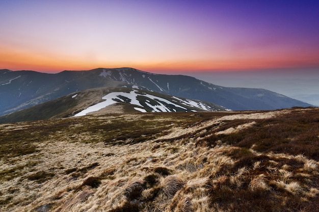 Tramonto sulle montagne HDR Abstract