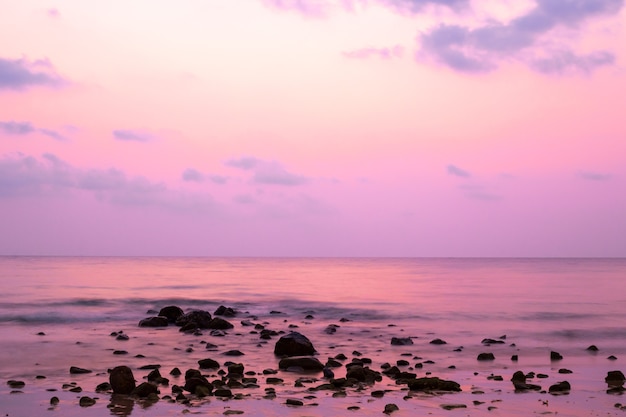 Tramonto viola sul mare, lunga esposizione