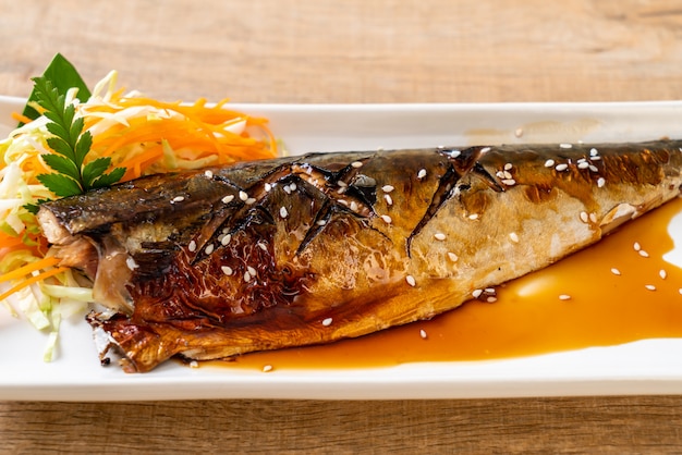 Trancio di pesce alla griglia Saba con salsa teriyaki