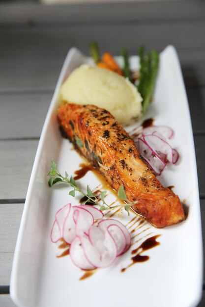 Trancio di salmone al forno alla griglia