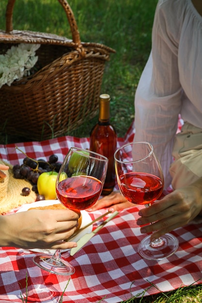 Trascorrere del tempo nella natura accessori da picnic per picnic