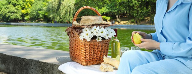 Trascorrere del tempo nella natura accessori da picnic per picnic