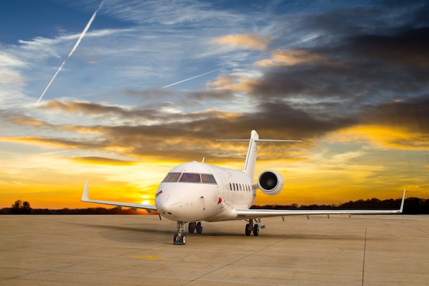 Trasporto aereo in jet per il tuo passeggero VIP